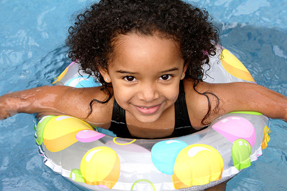 TINY CURLS TAKE A DIP